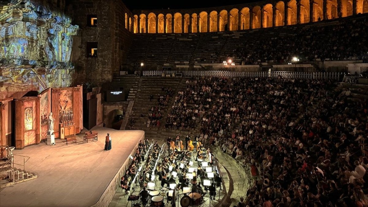 Uluslararası Aspendos Opera ve Bale Festivali’ne ziyaretçi akını