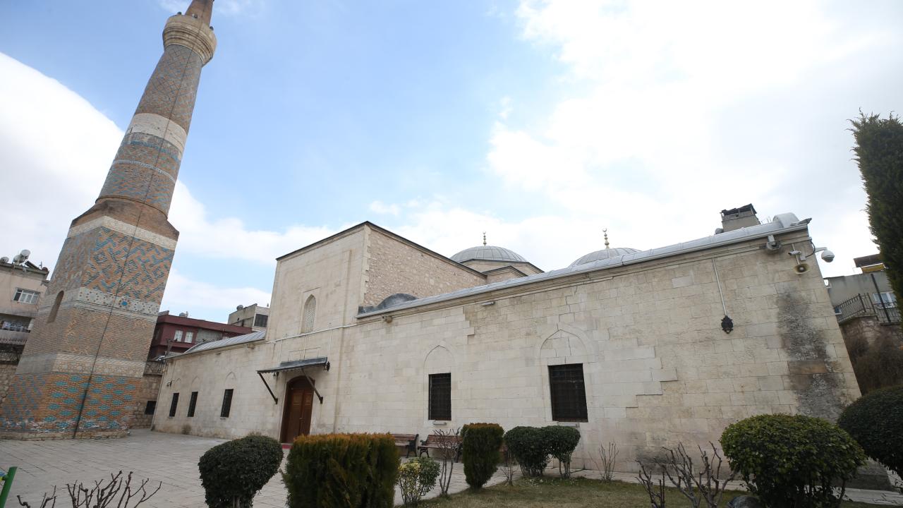 9 asırlık Ulu Camii Ramazan ayına hazır